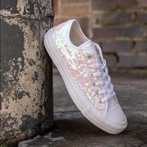 Size 8.5 iridescent sequin converse